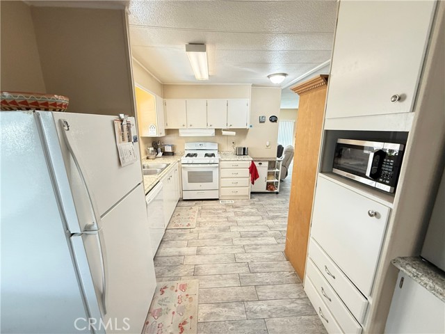 Detail Gallery Image 11 of 21 For 2205 Acacia #62,  Hemet,  CA 92543 - 2 Beds | 2 Baths