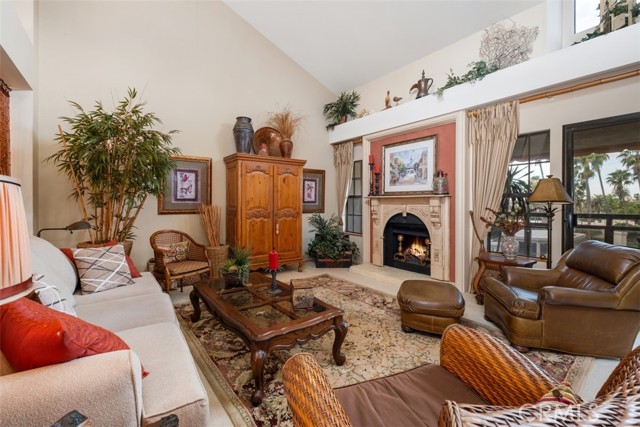 Detail Gallery Image 7 of 31 For 23 Ocean Vista, Newport Beach,  CA 92660 - 2 Beds | 2/1 Baths