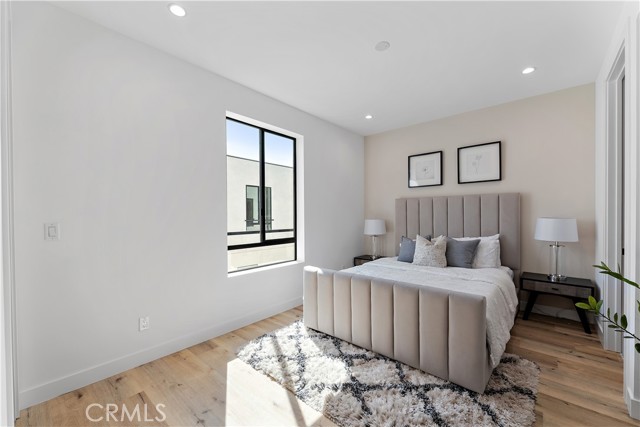 11860 W Flower, Valley Village CA: https://media.crmls.org/medias/fa76acc5-3cb6-4547-96d9-0cf890143bb7.jpg