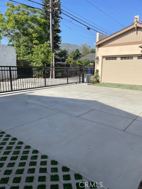 Detail Gallery Image 12 of 51 For 619 E Walnut, Monrovia,  CA 91016 - 3 Beds | 3 Baths