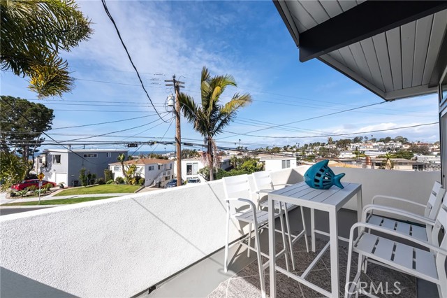 1012 Prospect Avenue, Hermosa Beach, California 90254, 2 Bedrooms Bedrooms, ,1 BathroomBathrooms,Residential,For Sale,Prospect,SB25046090