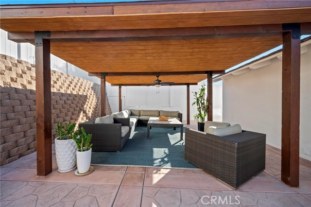 Detail Gallery Image 17 of 37 For 5212 Reynier Ave, Los Angeles,  CA 90056 - 3 Beds | 3/1 Baths