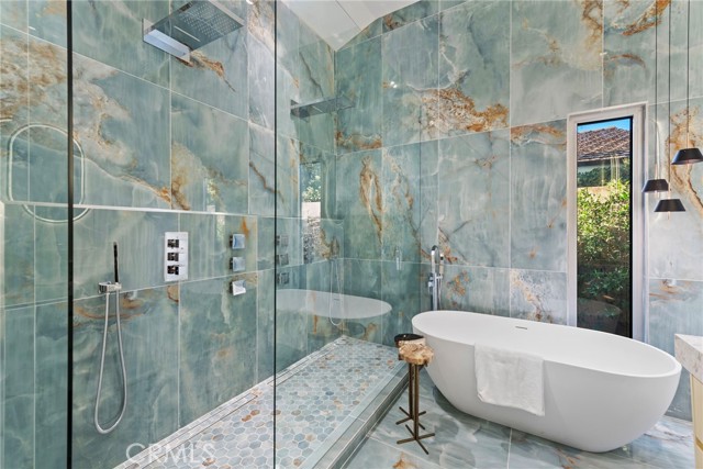 Detail Gallery Image 19 of 29 For 1318 Outrigger Dr, Corona Del Mar,  CA 92625 - 4 Beds | 4/1 Baths