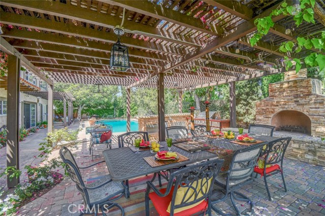 12441 La Bella Drive, Santa Ana CA: https://media.crmls.org/medias/fa797dde-e05f-4126-9a6f-512ecdb37366.jpg