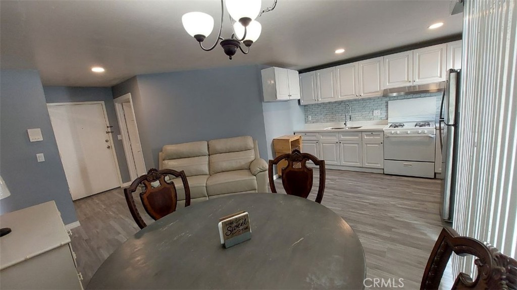 18530 Hatteras Street 214, Tarzana, CA 91356