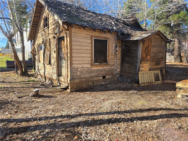 Detail Gallery Image 14 of 22 For 503 Birch St, Westwood,  CA 96137 - 2 Beds | 1 Baths