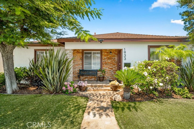 1933 W 147th Street, Gardena CA: https://media.crmls.org/medias/fa7a3b6c-e6fa-4e36-935f-ea87b5f101a4.jpg