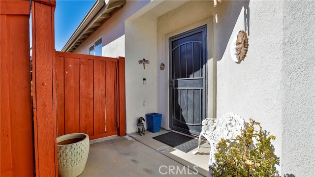 Detail Gallery Image 5 of 55 For 215 Furyk Way, Hemet,  CA 92545 - 2 Beds | 2 Baths