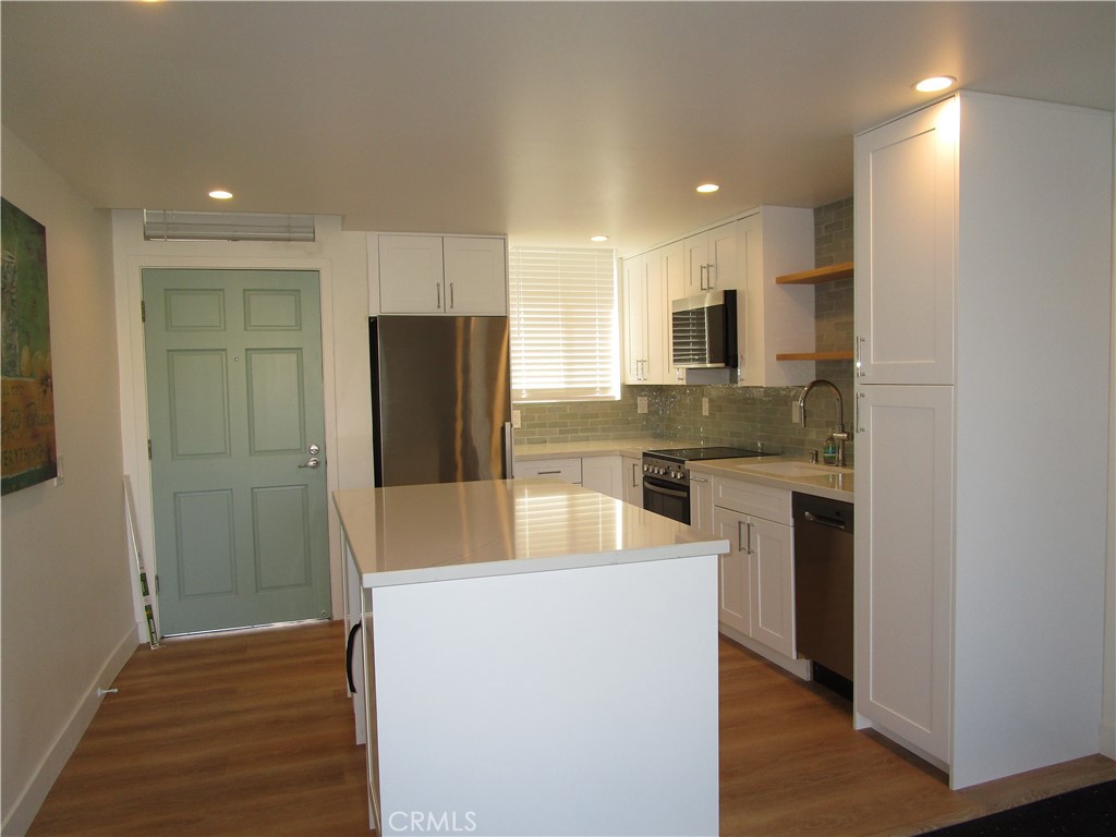 MLS #OC25034586 img 3