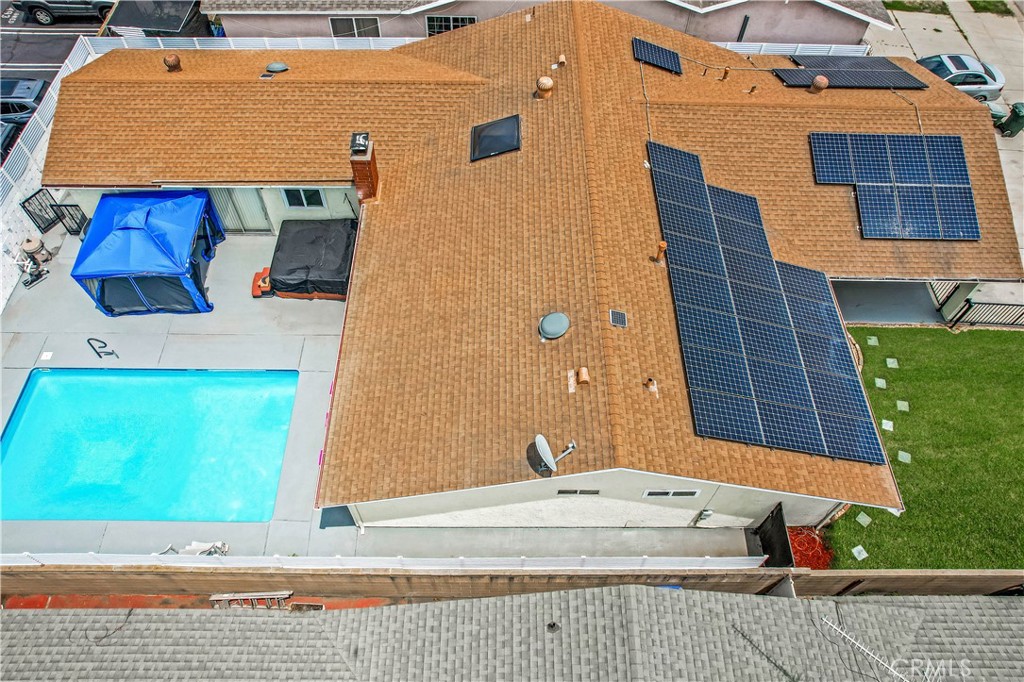 https://media.crmls.org/medias/fa7aa095-4e94-4626-acfc-aa12316dcda5.jpg?preset=X-Large