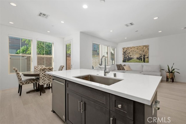 Detail Gallery Image 11 of 33 For 29 Prominence, Lake Forest,  CA 92630 - 3 Beds | 2/1 Baths