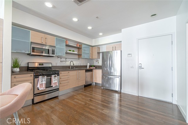 Detail Gallery Image 5 of 29 For 1234 Wilshire Bld #228,  Los Angeles,  CA 90017 - 1 Beds | 1 Baths