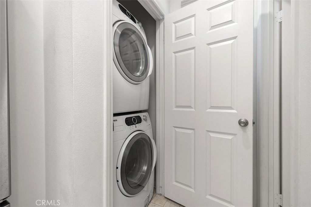 https://media.crmls.org/medias/fa7be4c0-4a1d-4281-a40a-80c4fd2cdb86.jpg?preset=X-Large