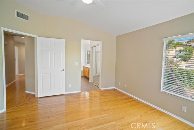 Detail Gallery Image 13 of 21 For 28048 Memory Ln, Valencia,  CA 91354 - 3 Beds | 3 Baths