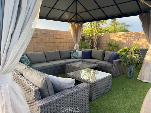 83250 Beverly Circle, Indio CA: https://media.crmls.org/medias/fa7c5376-e020-44b0-828e-c3daede054b1.jpg
