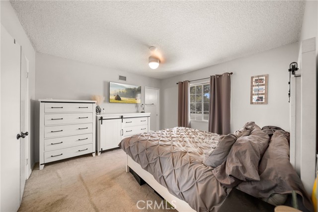 22353 Roscoe Boulevard, West Hills CA: https://media.crmls.org/medias/fa7c9372-a54a-41c3-b683-ca2aee8eb710.jpg