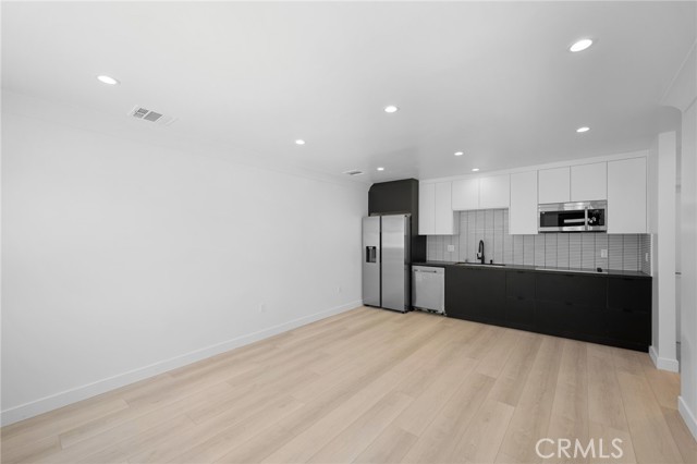Detail Gallery Image 3 of 18 For 7810 Forsythe St Ave, Sunland,  CA 91040 - 2 Beds | 2 Baths
