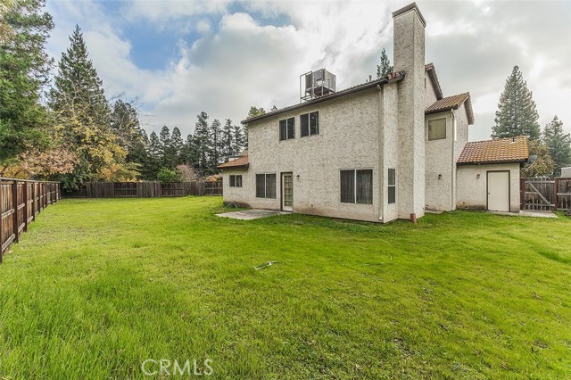 Detail Gallery Image 34 of 44 For 9659 N Shenandoah, Fresno,  CA 93720 - 3 Beds | 3 Baths