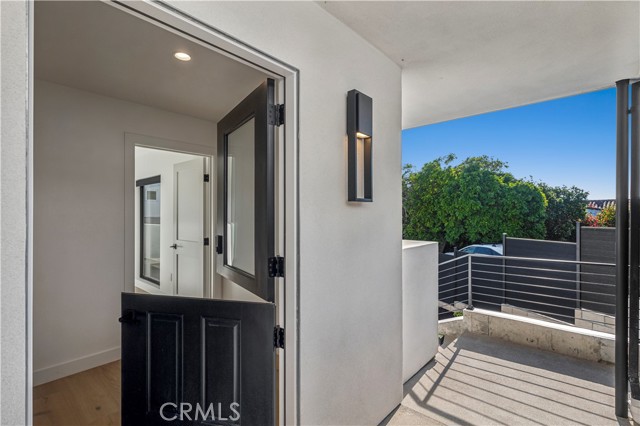 Detail Gallery Image 5 of 39 For 403 Serra Drive, Corona Del Mar,  CA 92625 - 3 Beds | 2/1 Baths