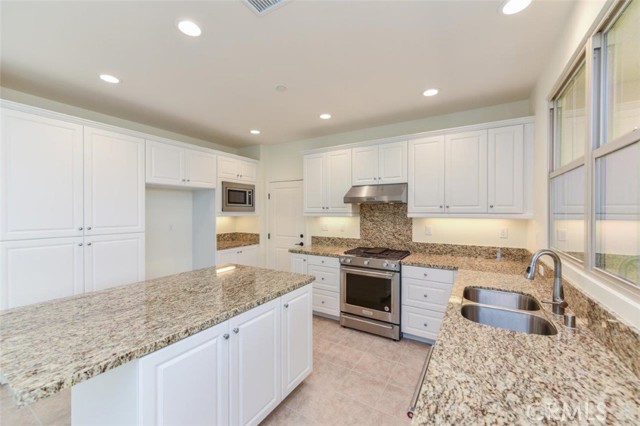 Detail Gallery Image 27 of 29 For 57 Quill, Irvine,  CA 92620 - 4 Beds | 3 Baths