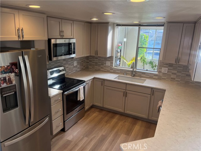 13120 Del Monte Drive, Seal Beach CA: https://media.crmls.org/medias/fa81bf4b-1003-429f-ba82-e77814ea1fb4.jpg