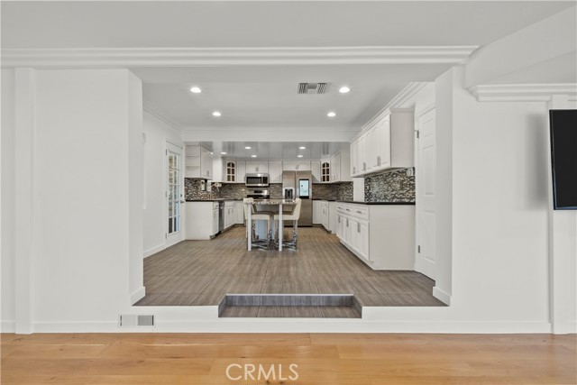 4919 Dunsmore Avenue, La Crescenta CA: https://media.crmls.org/medias/fa81e12e-42c6-4fcb-bfdb-a1c2cf93a30c.jpg