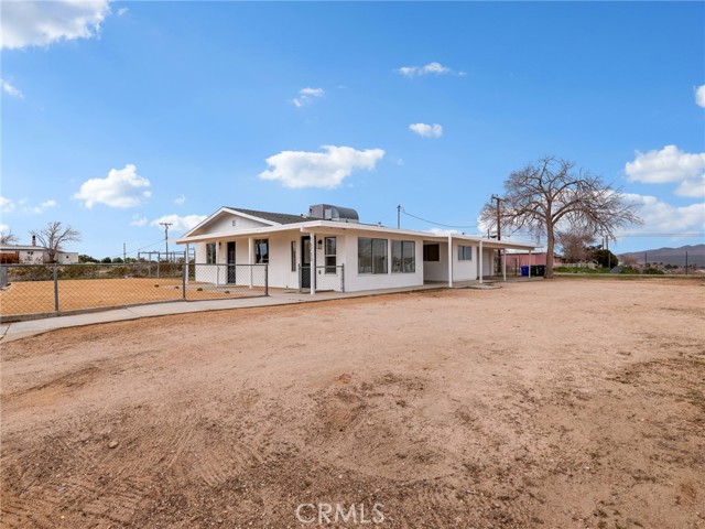 Detail Gallery Image 23 of 28 For 16730 Batson, Victorville,  CA 92395 - 3 Beds | 1/1 Baths