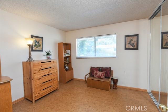 5295 Bronson Way, Riverside CA: https://media.crmls.org/medias/fa823124-a70d-4281-bde7-10096591b232.jpg