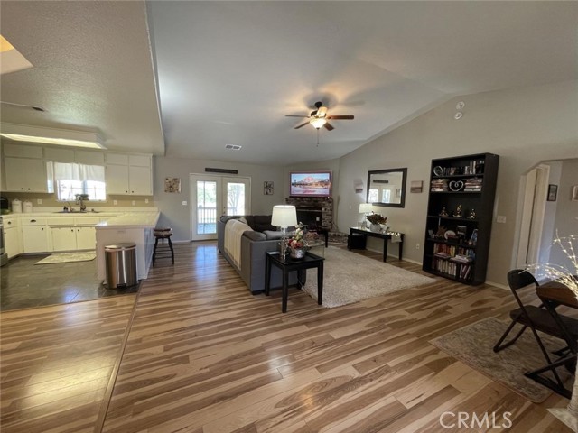 Detail Gallery Image 2 of 27 For 29383 Avenue 22, Madera,  CA 93638 - 3 Beds | 2 Baths