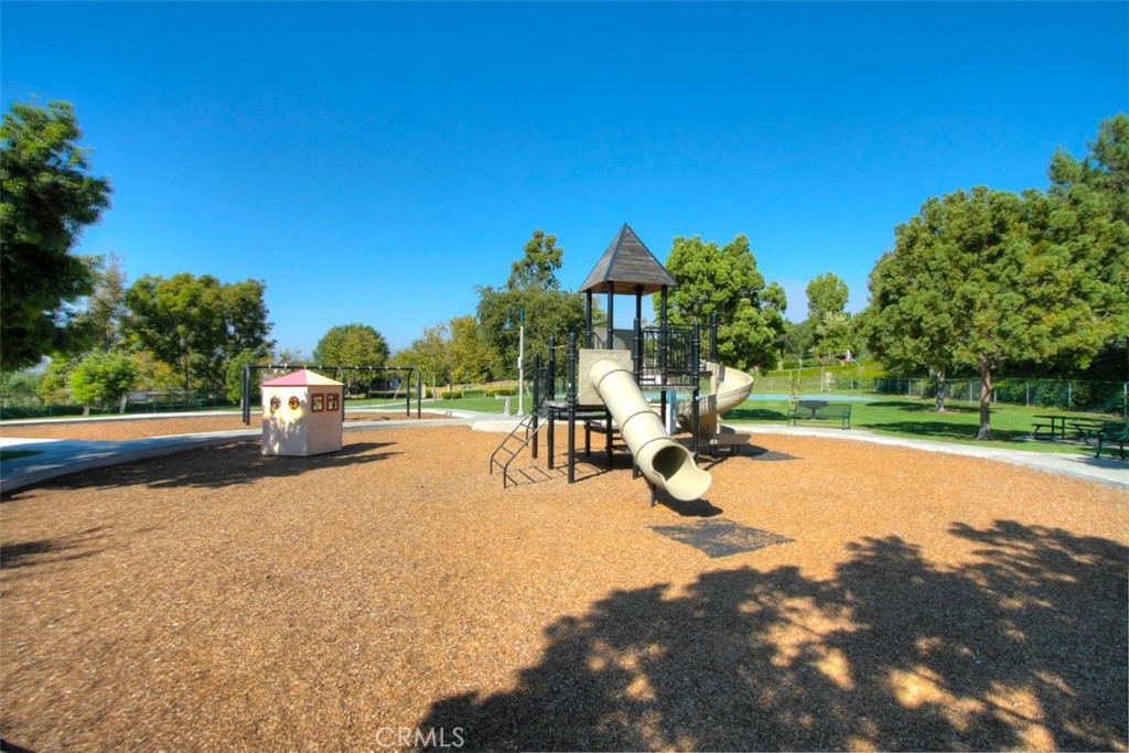 https://media.crmls.org/medias/fa830530-8378-4232-a854-2c26c4b5a54b.jpg?preset=X-Large