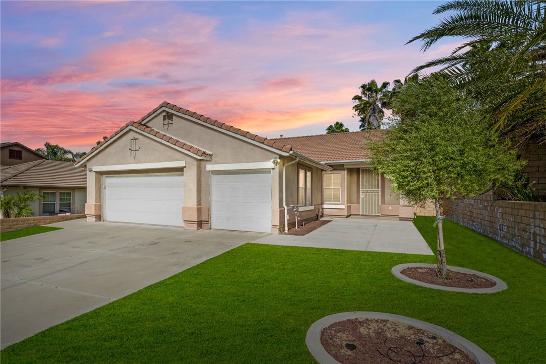Detail Gallery Image 1 of 40 For 14930 Pete Dye St, Moreno Valley,  CA 92555 - 3 Beds | 2 Baths