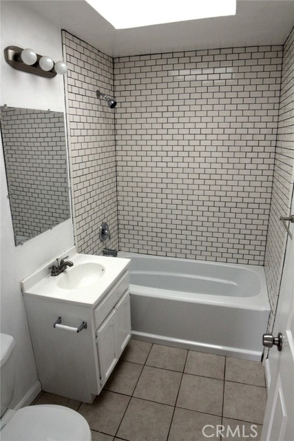 4055 Wall Street, Los Angeles CA: https://media.crmls.org/medias/fa853244-5470-4936-9573-5285969f61ef.jpg