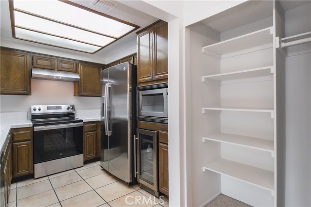 Detail Gallery Image 8 of 29 For 21500 Califa St #97,  Woodland Hills,  CA 91367 - 2 Beds | 2 Baths