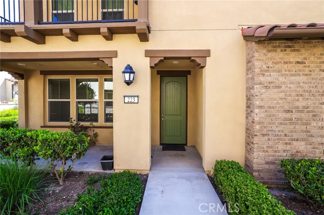 Detail Gallery Image 1 of 46 For 223 Carlow, Irvine,  CA 92618 - 1 Beds | 1/1 Baths