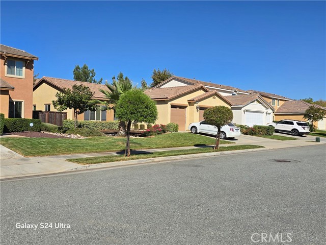 Detail Gallery Image 2 of 4 For 1338 Mistletoe Dr, Beaumont,  CA 92223 - 4 Beds | 2 Baths