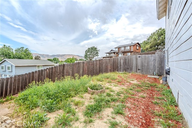 22510 Eagle Way, Tehachapi CA: https://media.crmls.org/medias/fa87662f-3f7b-48f4-aec4-d1698c72aaba.jpg