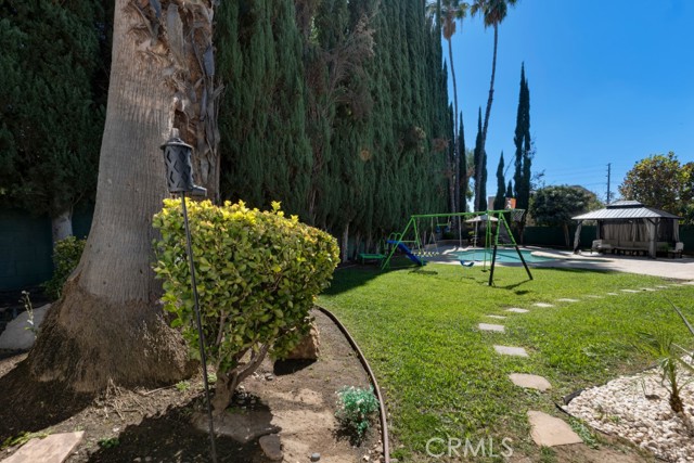 22828 Hartland Street photo 46