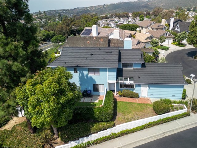 35 Bawley Street, Laguna Niguel CA: https://media.crmls.org/medias/fa8864aa-34ae-49f0-bc80-68ba5cfa80be.jpg