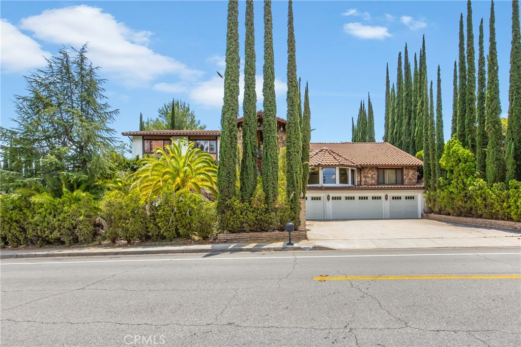 668 E Sunset Drive N