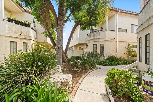 Detail Gallery Image 7 of 40 For 4021 182nd #H, Torrance,  CA 90504 - 3 Beds | 2/1 Baths