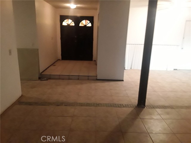 Detail Gallery Image 3 of 13 For 2248 Arrowhead Ave, Rialto,  CA 92377 - 5 Beds | 2 Baths