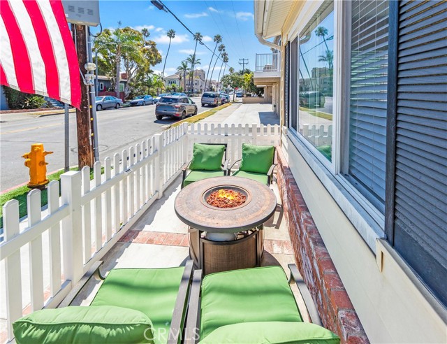 715 Olive Avenue, Huntington Beach CA: https://media.crmls.org/medias/fa89d899-fa1a-4ad2-80ad-cf9dac9f64f5.jpg