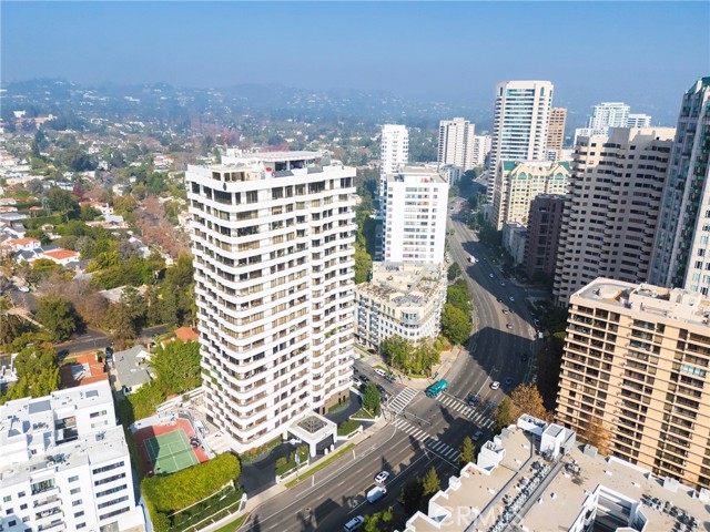 Detail Gallery Image 17 of 21 For 10601 Wilshire Bld #501,  Los Angeles,  CA 90024 - 2 Beds | 2/1 Baths