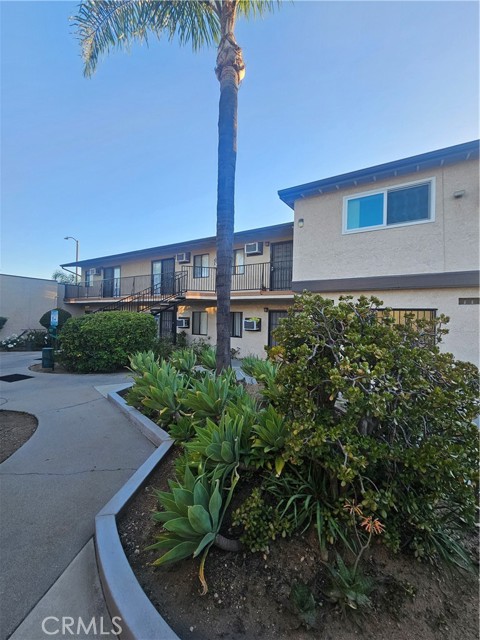 2309 E Garvey N Avenue, West Covina CA: https://media.crmls.org/medias/fa8b1f09-1e3f-4f55-978e-6fda02e5f70f.jpg