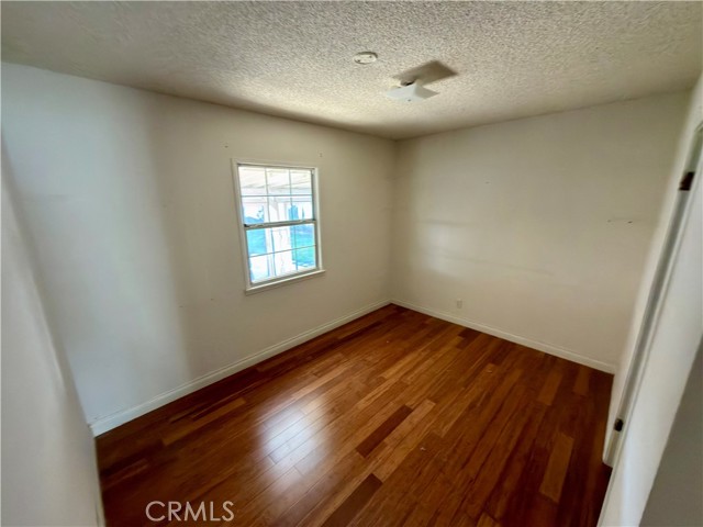 Image 7 of 15 For 5552 Vonnie