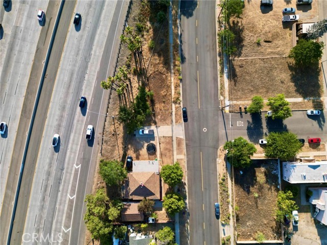207 E 5th Street, Beaumont CA: https://media.crmls.org/medias/fa8b95b4-cdef-489d-a5d5-9e27b8f917f0.jpg