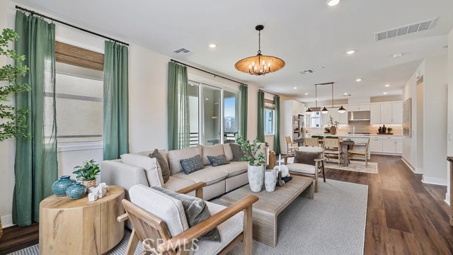 27463 Sand Almond Way, Valencia CA: https://media.crmls.org/medias/fa8beb11-ee6e-432b-ae80-974984cfa395.jpg