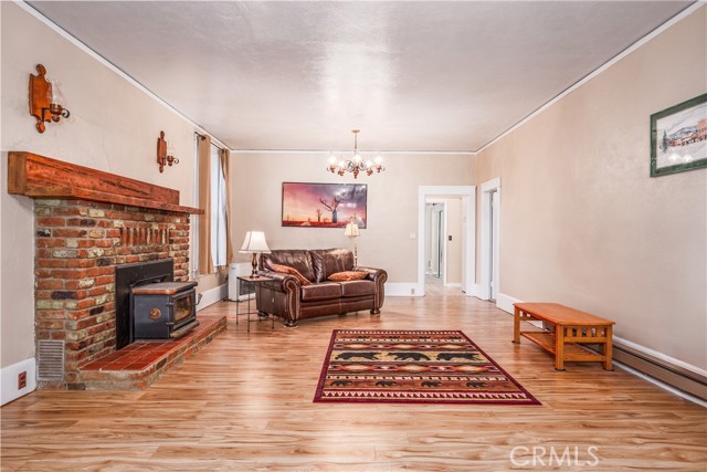 206 E Mcdowell Avenue, Alturas CA: https://media.crmls.org/medias/fa8bf1de-7f24-4283-83e2-d068ab1df7cc.jpg