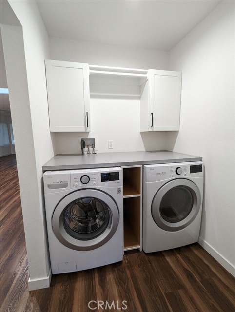 Detail Gallery Image 18 of 24 For 4466 Sherman Oaks Cir, Sherman Oaks,  CA 91403 - 3 Beds | 2 Baths