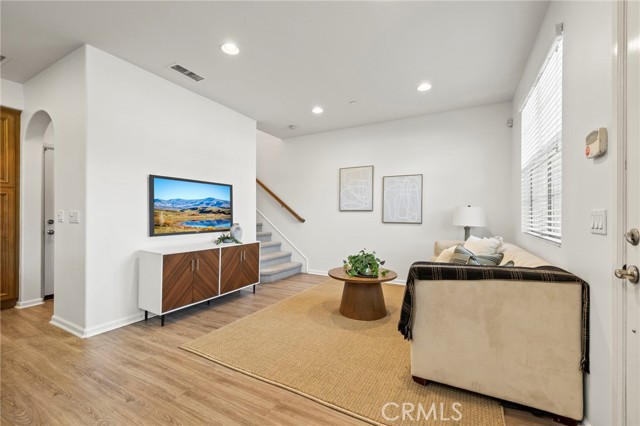 Detail Gallery Image 7 of 35 For 922 E Baseline Rd, Claremont,  CA 91711 - 3 Beds | 2/1 Baths